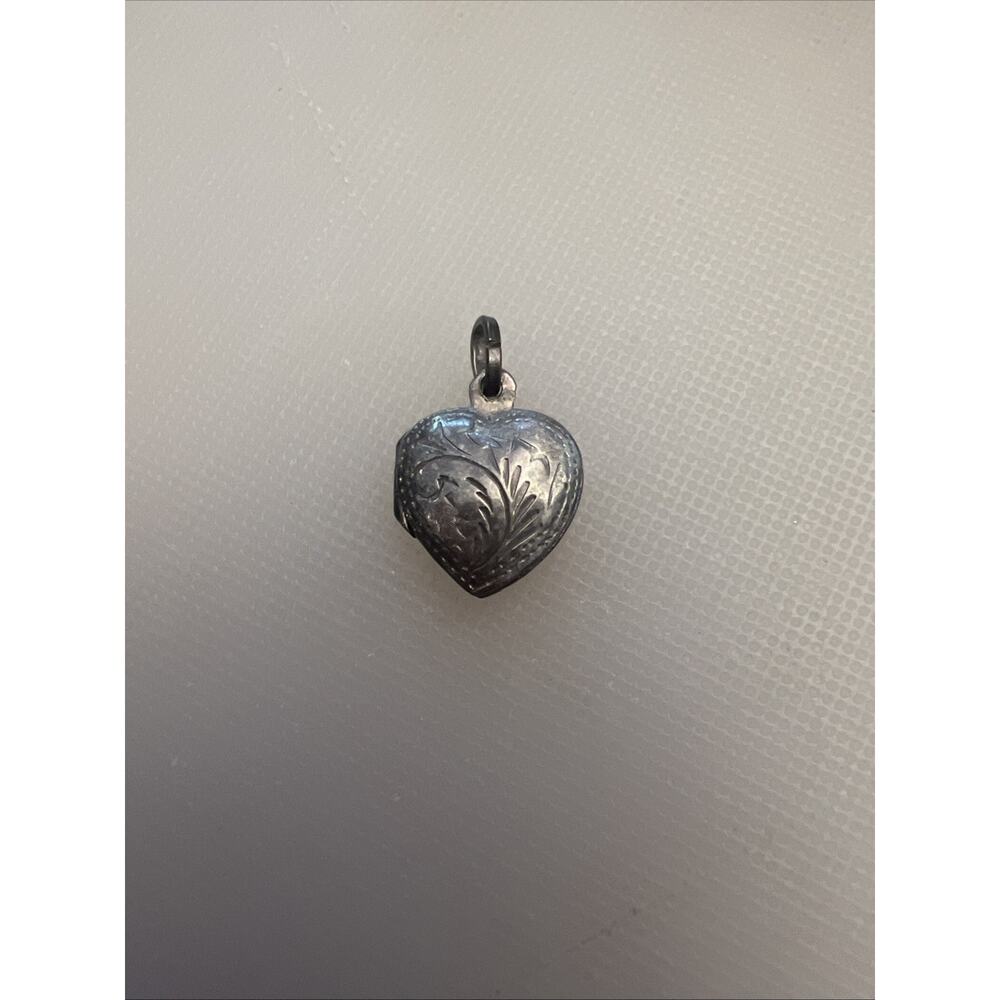 Vintage Sterling Silver Heart Locket Pendant Engraved Floral Thailand 925